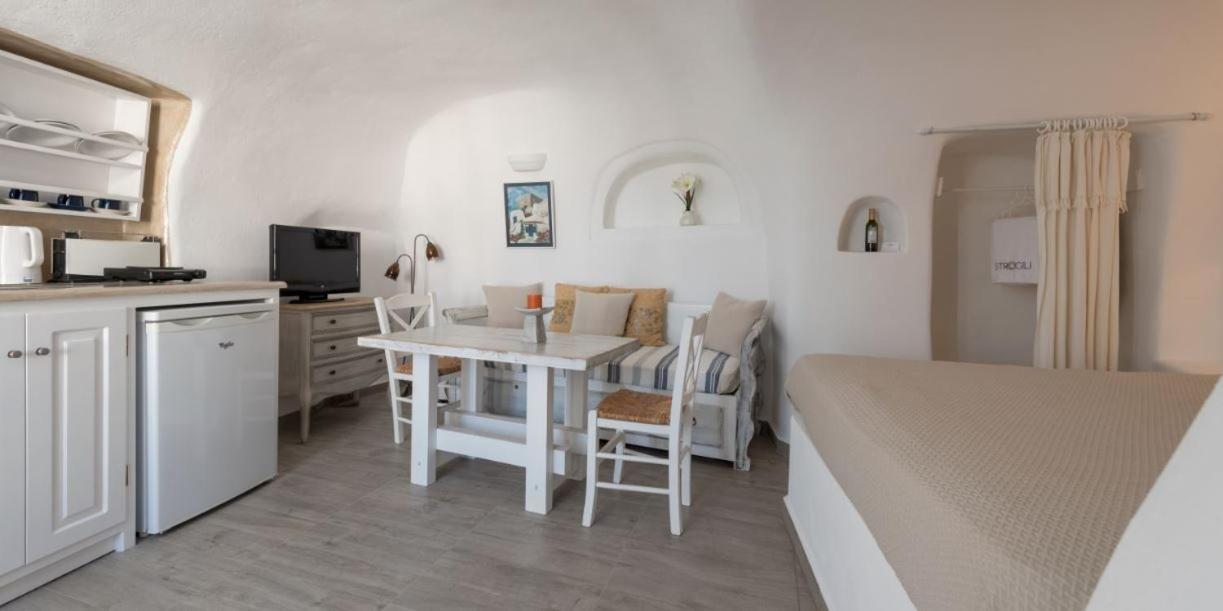 Aparthotel Strogili Oia  Esterno foto